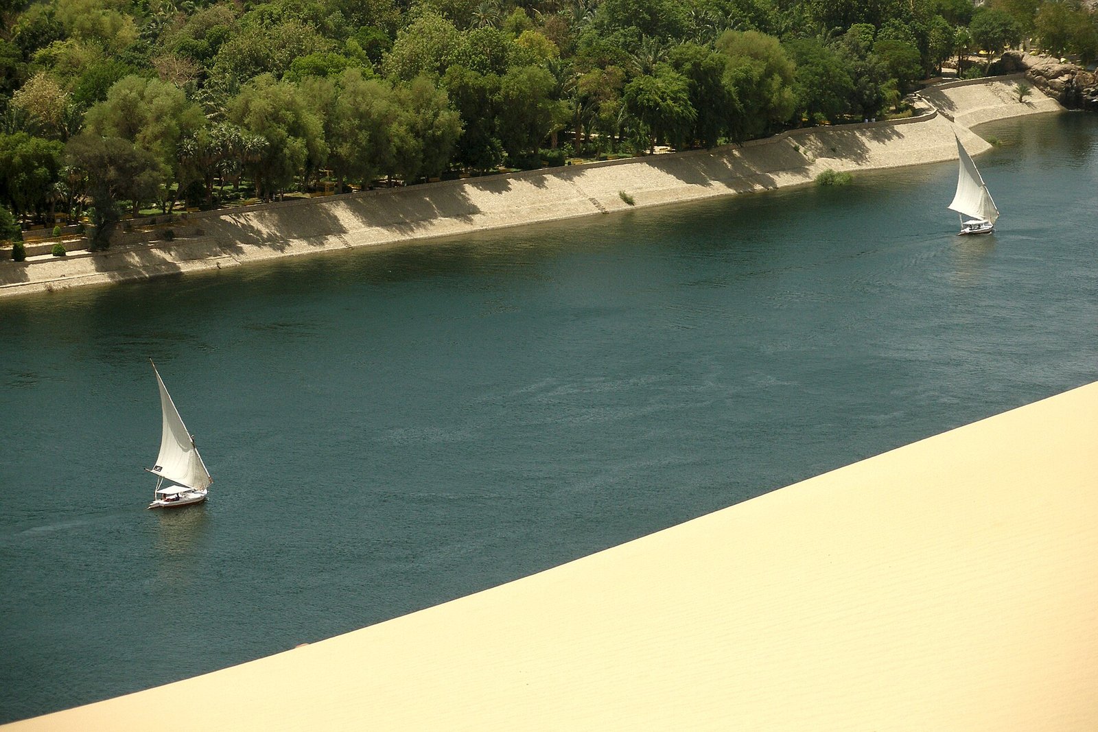 Se puede beber agua en 2 en Egipto